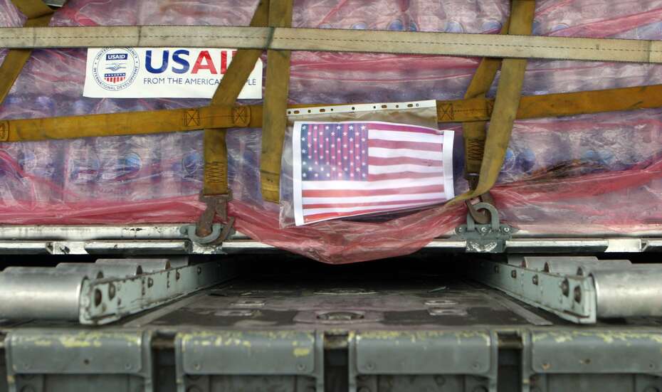 Wasserpaletten, die nach Thailand geliefert werden.