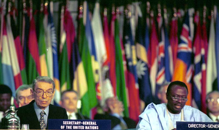 World_food_summit_1996.jpg Der damalige FAO-Generaldirektor Jacques Diouf (R) und der frühere UN-Generalsekretär Boutros-Ghali beim World Food Summit, Rom, 1996.