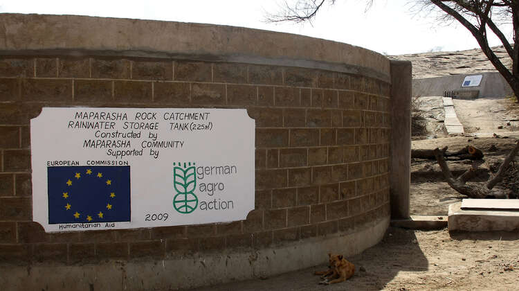 Ein Wassertank, welcher Regenwasser in Kenia speichert.