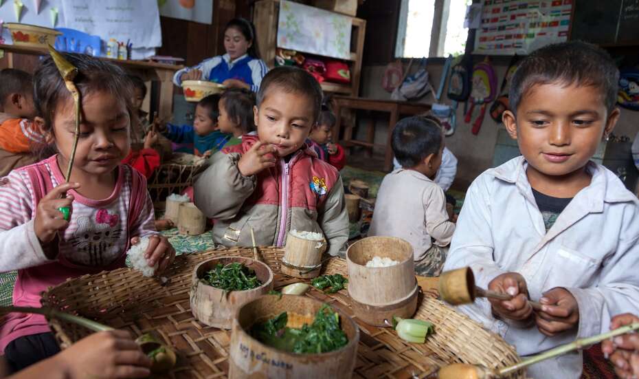 Laos_Schulmahlzeit.jpg