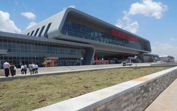 Nairobi_Terminus_Railway_Mombasa__1_.jpg Großer Bahnhof in Nairobi, Kenia.