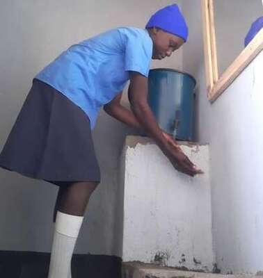 Während der Periode sind saubere und funktionierende Toiletten besonders wichtig.