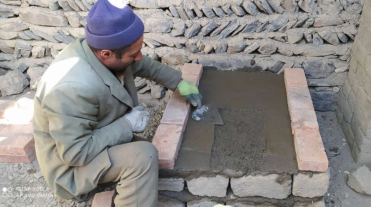 Durch effizientere Öfen kann in Tadschikistan Brennholz gespart und die Umwelt geschont werden, 2021.