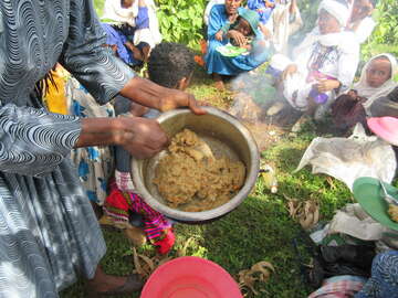 Mit unserer Arbeit ermöglichen wir eine Ernährung auf Grundlage einer diversifizierten Ernährung für alle. Mit unserer Arbeit ermöglichen wir eine Ernährung auf Grundlage einer diversifizierten Ernährung für alle.