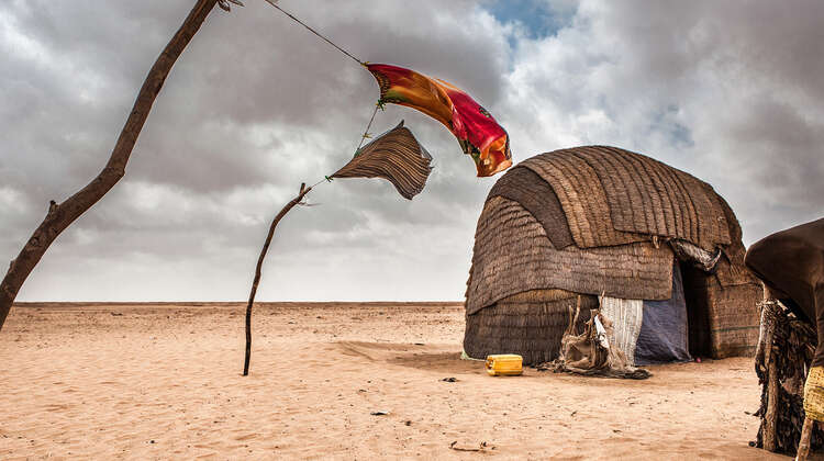 Einfache Unterkünfte aus Matten 