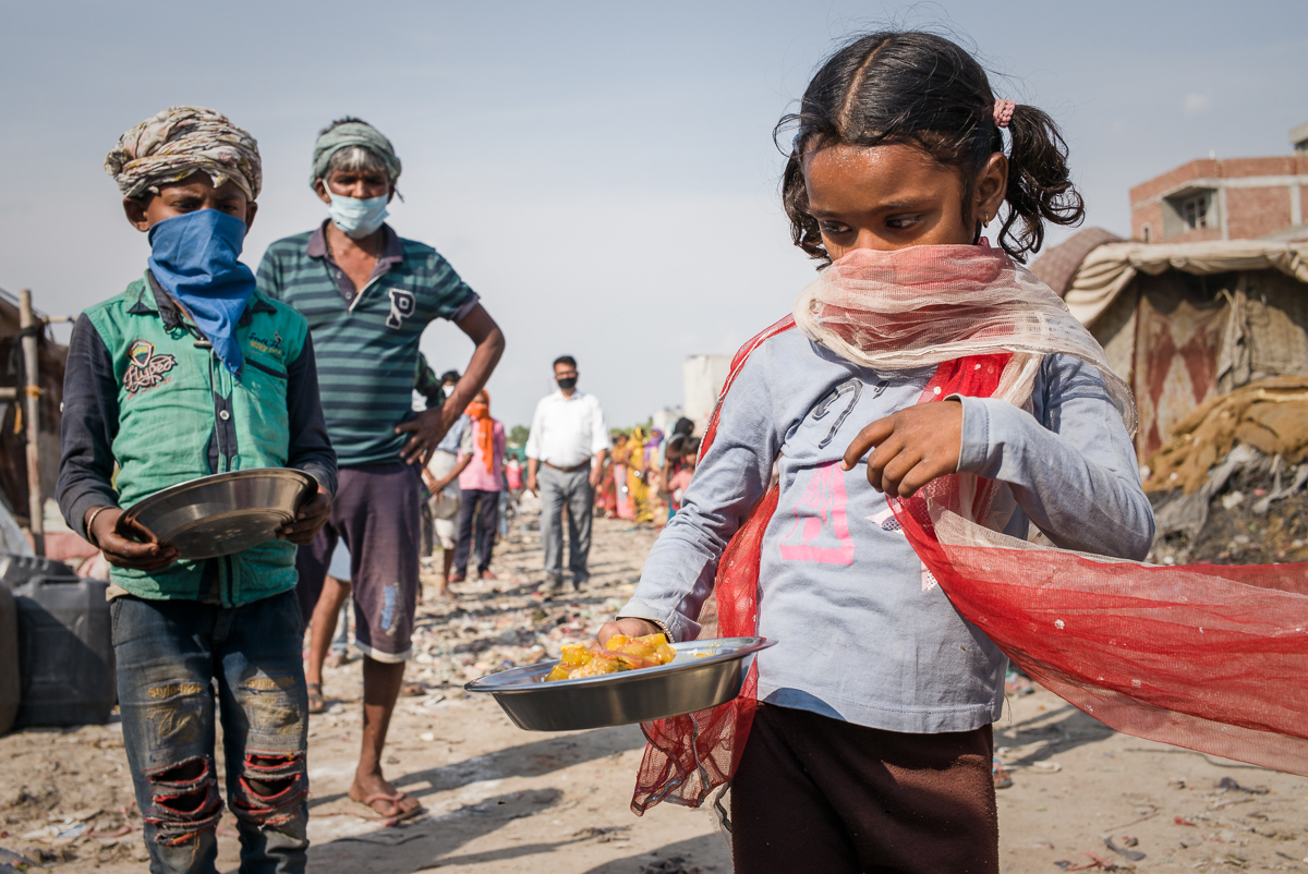 2020-india-corona-virus-verteilung-maedchen