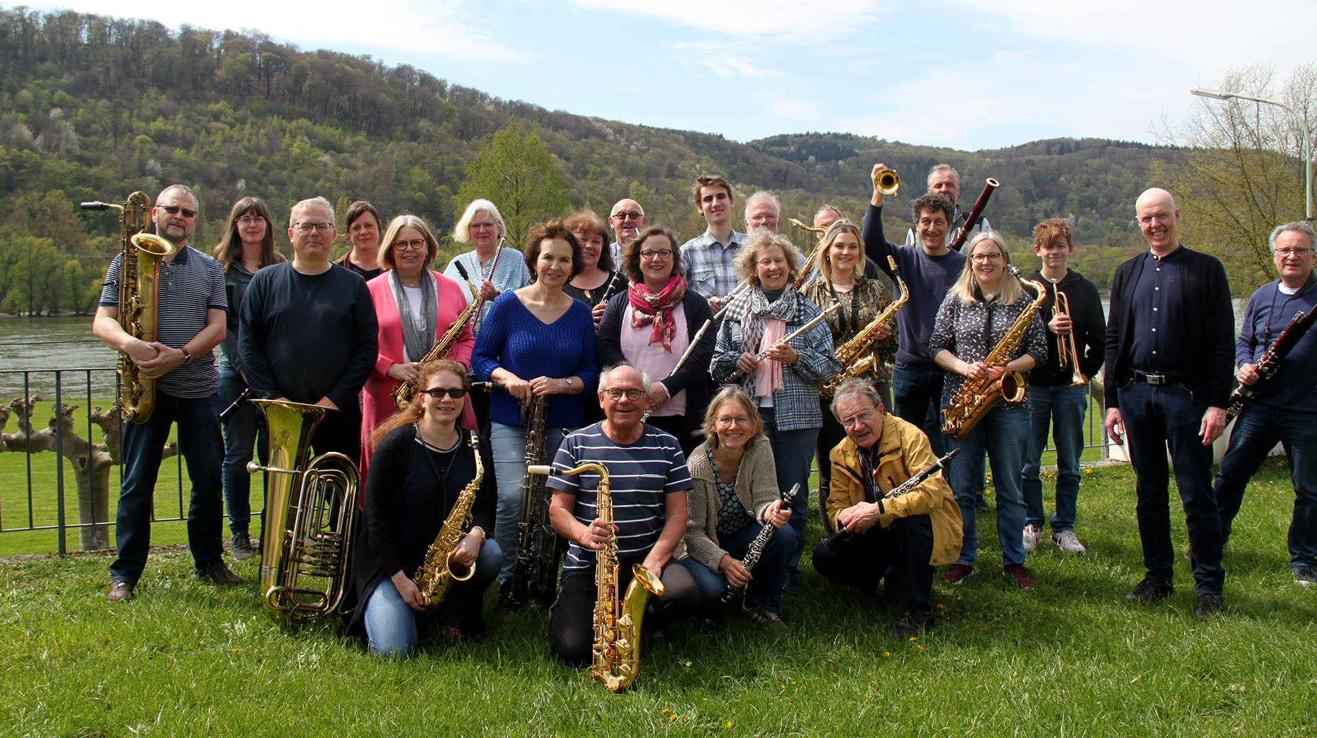 Gruppenfoto eines symphonischen Blasorchesters
