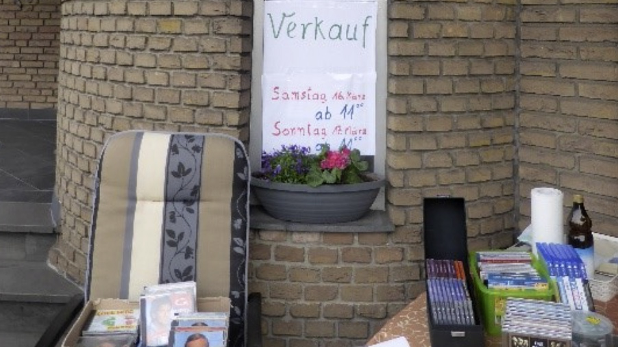 Mit Garagentrödel gegen den Hunger in der Welt: Unterstützerin veranstaltet in Recklinghausen einen Garagenflohmarkt zugunsten der Welthungerhilfe.