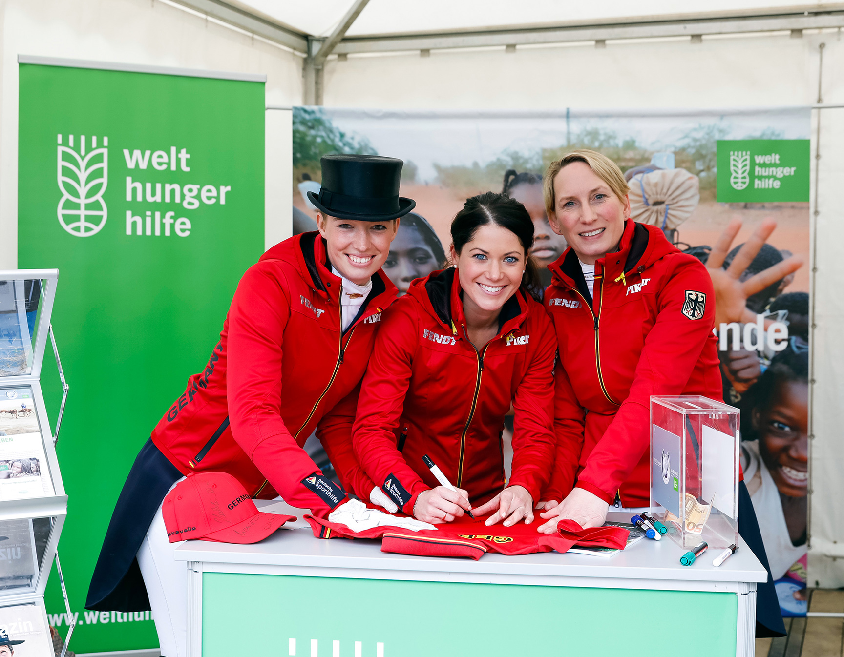 Die Dressurreiterinnen Fabienne Lütkemeier, Kristina Bröring-Sprehe und Anabel Balkenhol