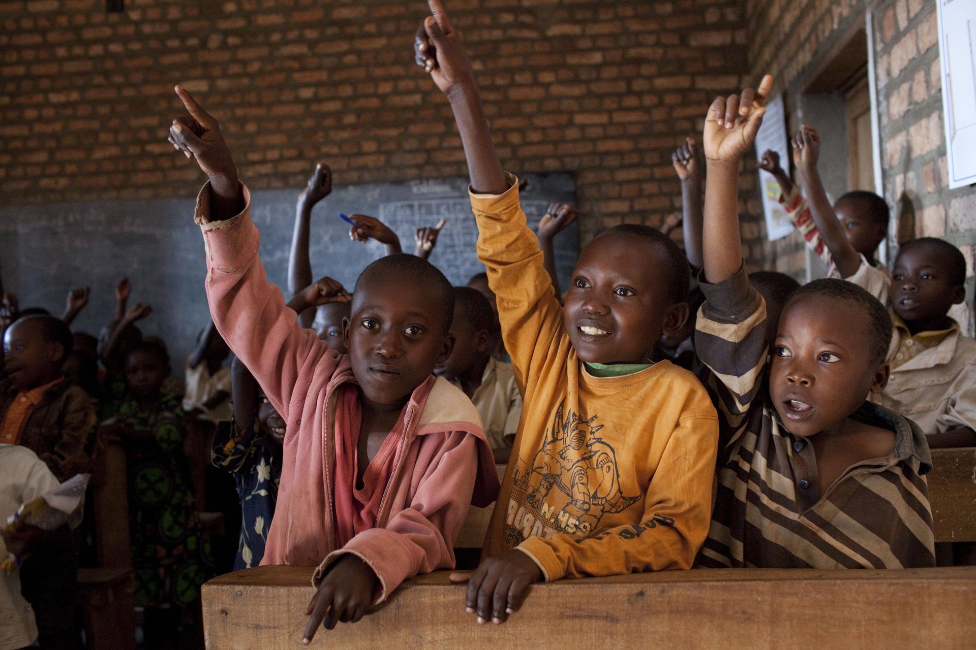 Kinder in einer Schule in Burundi