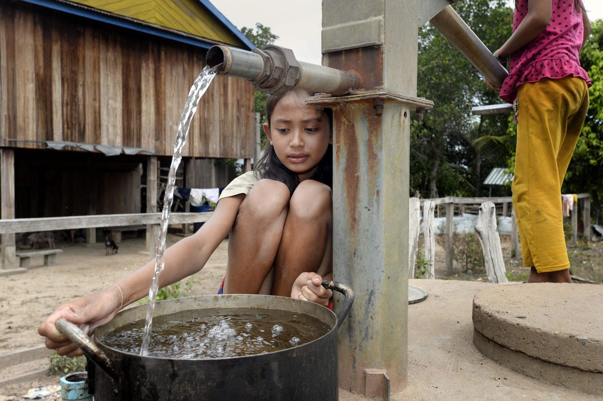 Wasserbeschaffung Kambodscha Mädchen