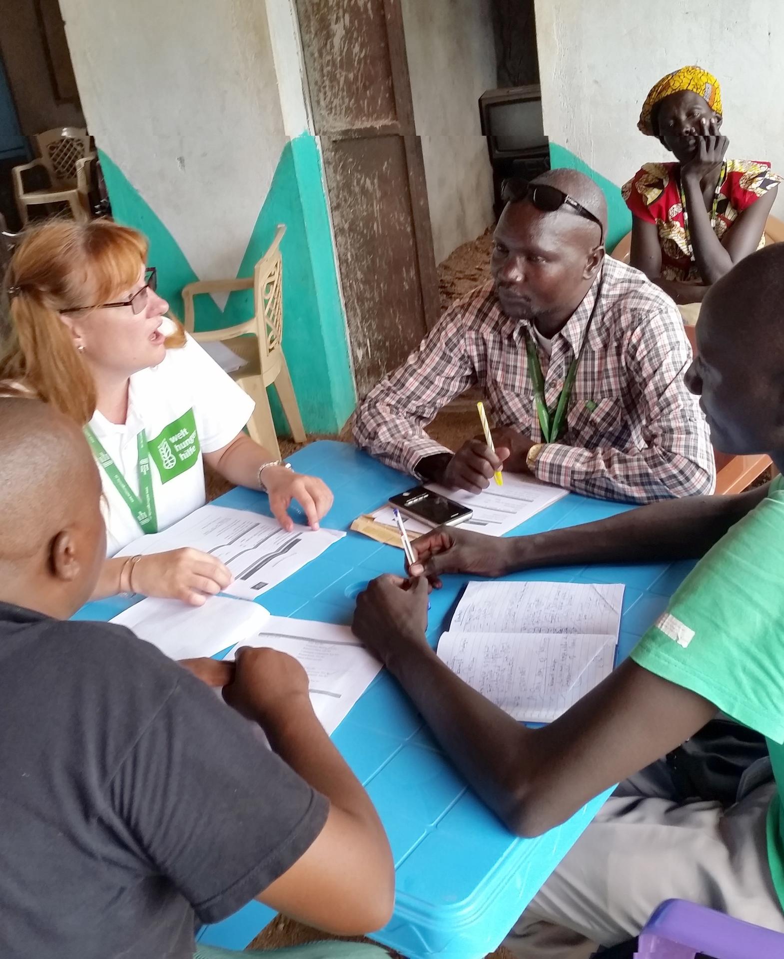 Teambesprechung in Nyamel, Südsudan
