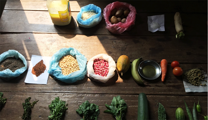 Ein Tisch voll mit Nahrung