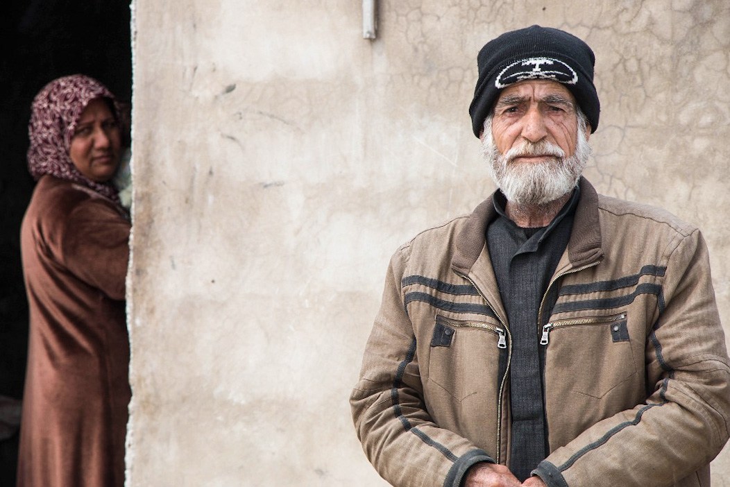 Nouri Kamel vor seiner Notunterkunft