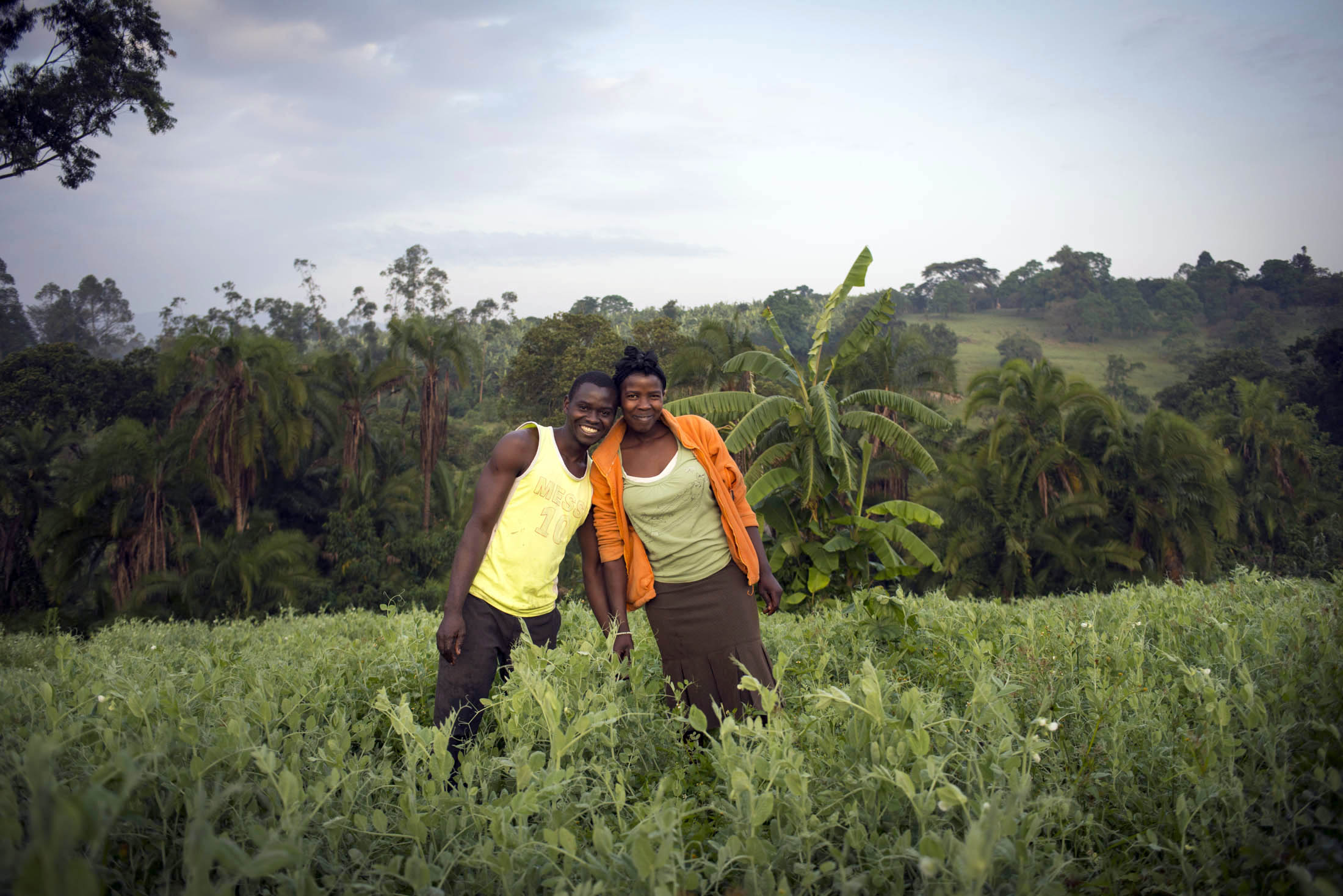 Farmer Joseph Mugabe und seine Frau Rose sind glücklich: Die landwirtschaftliche Ausbildung innerhalb des Programms "Skill up!" in Fort Portal, Uganda hat ihr Einkommen verbessert.